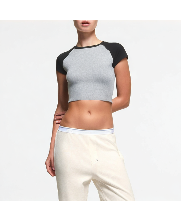 Women's Contrasting Round Neck Short Sleeves