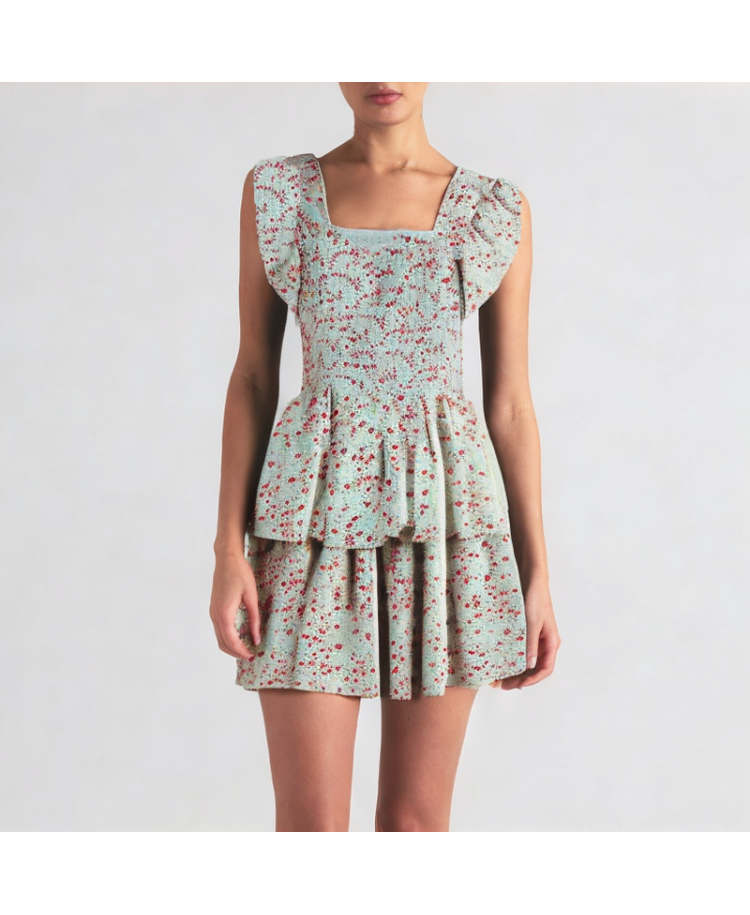Square Collar And Small Flying Sleeves Beautiful Cake Skirt